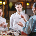 The restaurant staff learns to distinguish between glasses.